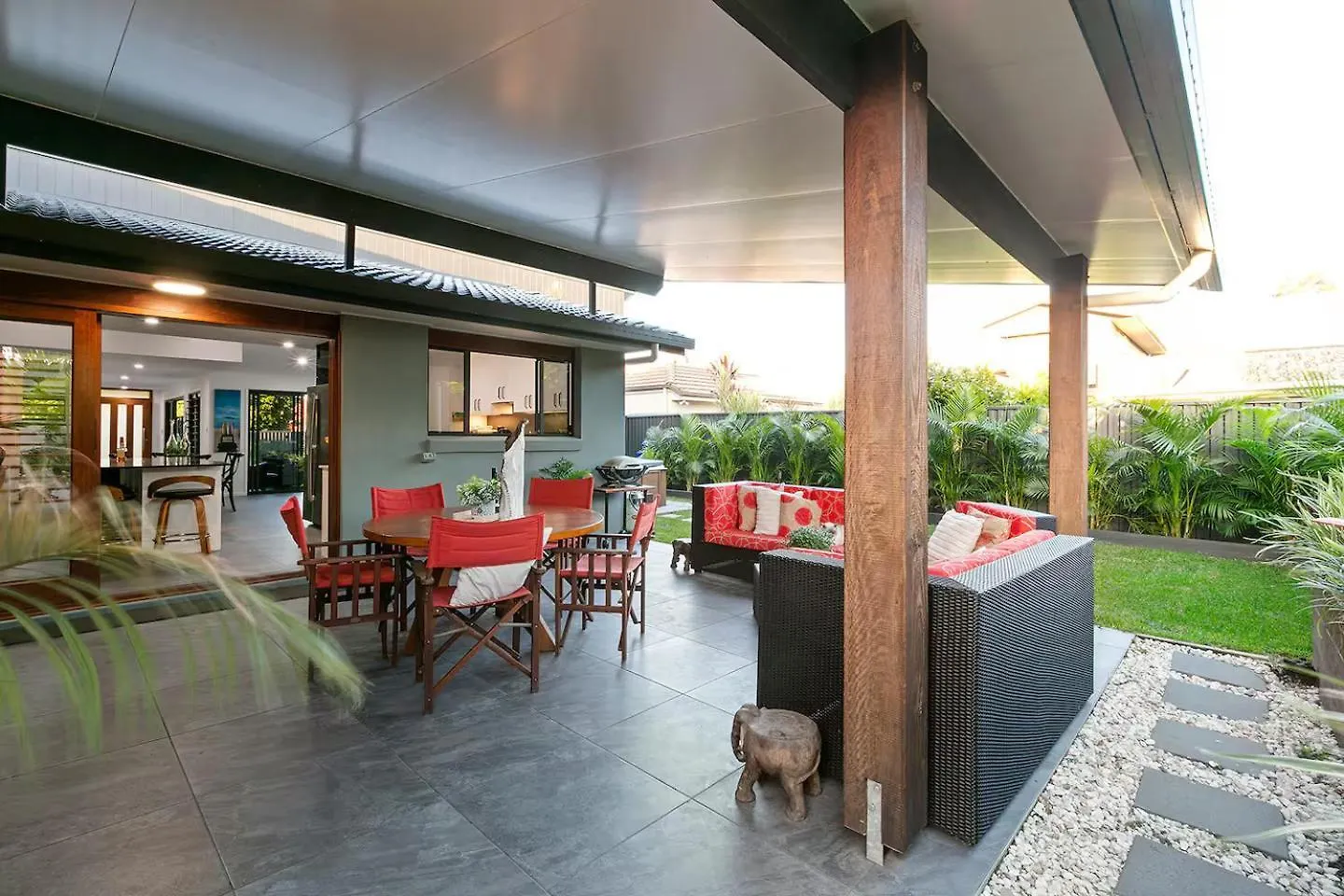 Vila Modern Luxury Pool Oasis Buddina